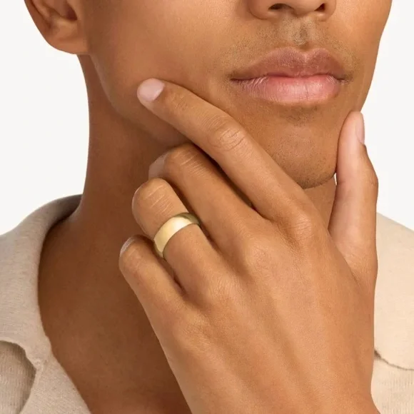 14k Yellow Gold filled Stackable 7mm Ring Wedding Band - Picture 1 of 2